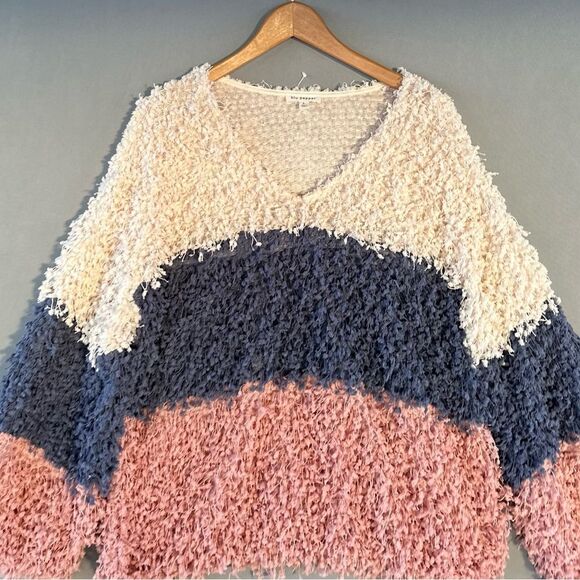 🎉5 for $40🎉 Blu Pepper Fuzzy Top Blouse Sweater Women Size L - Picture 2 of 7